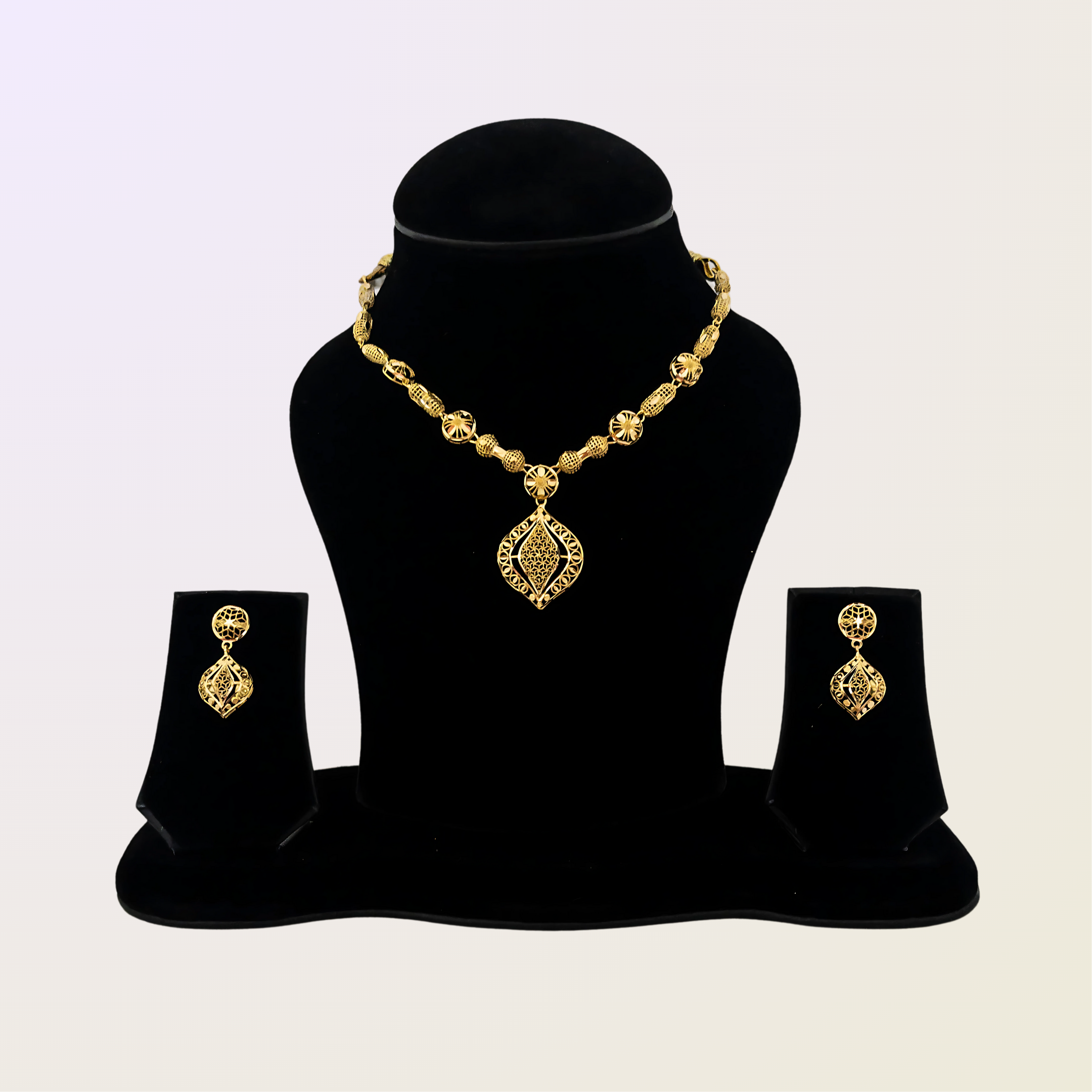 Ornate Lattice Gold Set