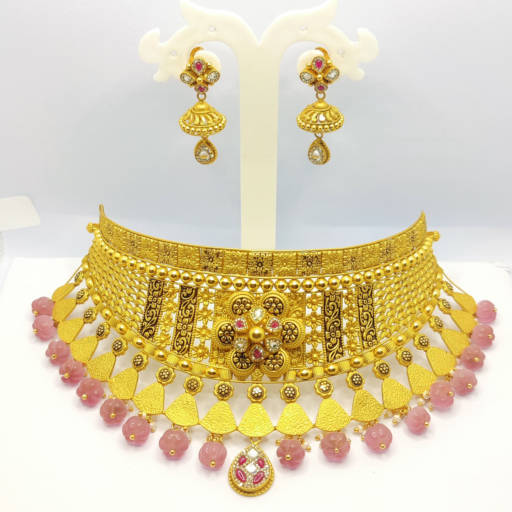Traditional Elegance Gold Set