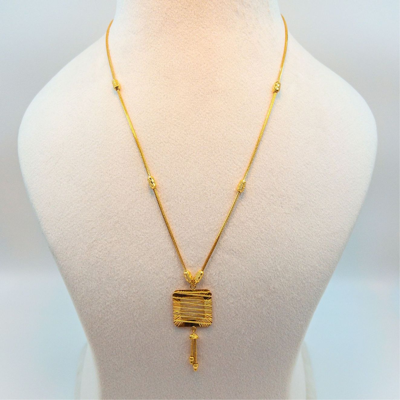 Anatolian Square Gold Pendant Chain – Vrij Rani Jewels