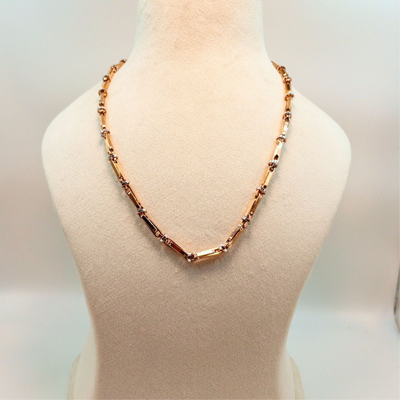 Sleek Flat Gold Link Chain - Main Image